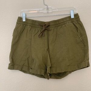 Linen cuffed shorts